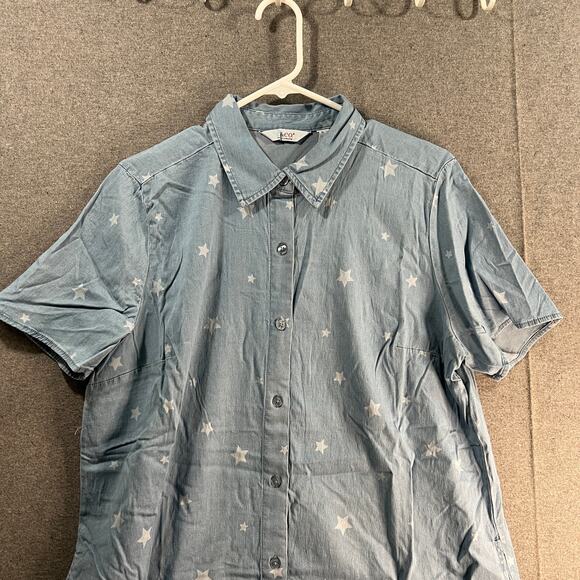 Denim & Co. Stretch Lyocell Star Print Short-Sleeve Shirtdress Light Wash Medium - Picture 4 of 11